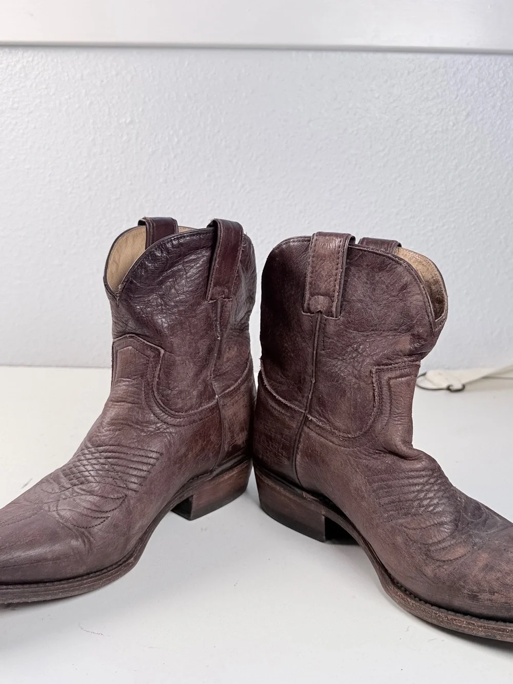 Frye Womens 6.5 B Brown Distressed Leather Short Western Cowboy Boots
